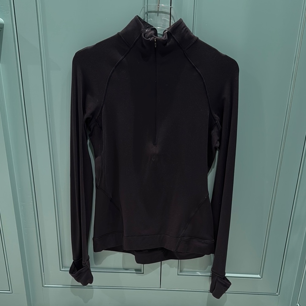Women's Black Long Sleeve Top